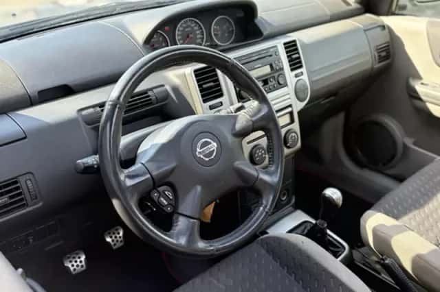 Nissan X-Trail (2006) thumbnail 2