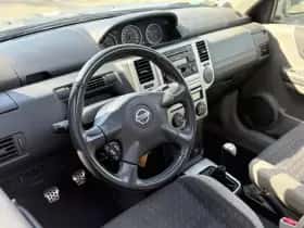 Nissan X-Trail (2006) thumbnail 2