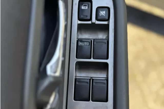 Nissan X-Trail (2006) thumbnail 15