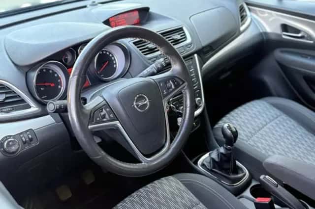 Opel Mokka (2015) thumbnail 2
