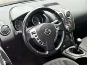 Nissan Qashqai (2009) thumbnail 2