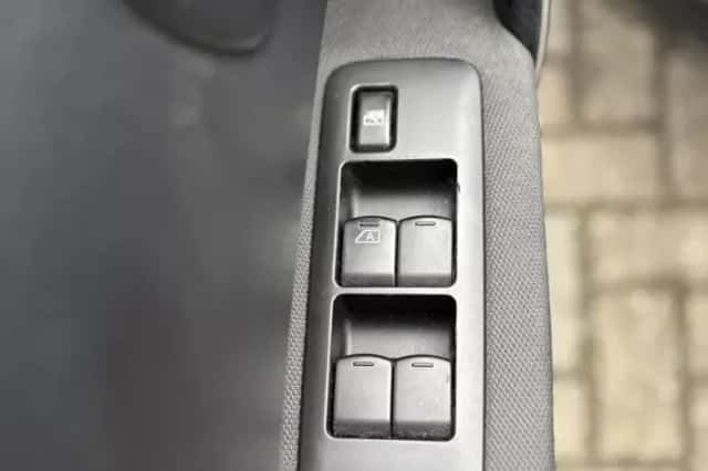Nissan Qashqai (2009) thumbnail 14