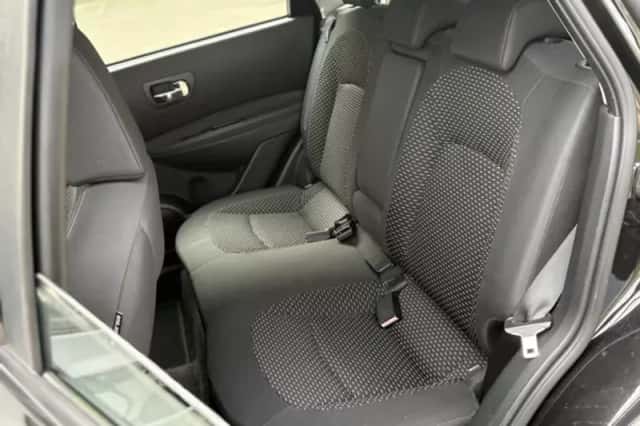 Nissan Qashqai (2009) thumbnail 17