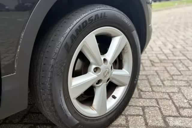 Nissan Qashqai (2009) thumbnail 19