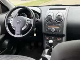 Nissan Qashqai (2009) thumbnail 8