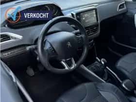 Peugeot 2008 (2015) thumbnail 2