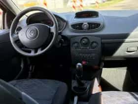Renault Clio (2008) thumbnail 2