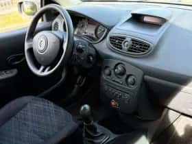 Renault Clio (2008) thumbnail 8