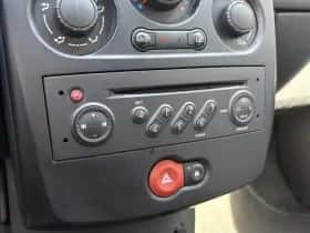 Renault Clio (2008) thumbnail 10