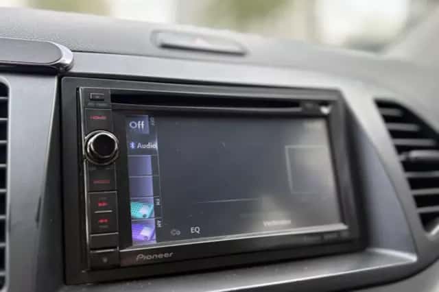 Kia Picanto (2015) thumbnail 11