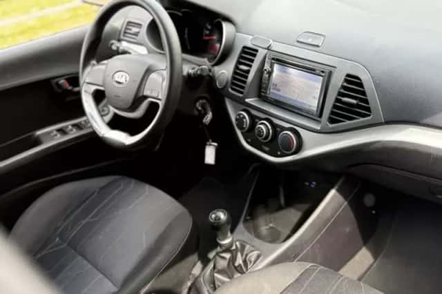 Kia Picanto (2015) thumbnail 15