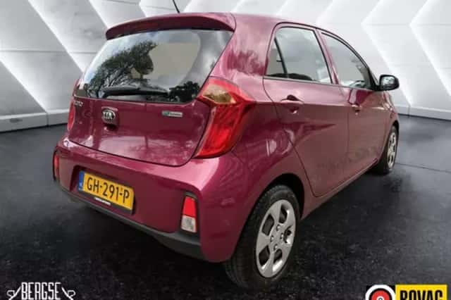 Kia Picanto (2015) thumbnail 3