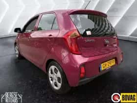 Kia Picanto (2015) thumbnail 7