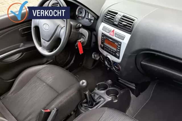 Kia Picanto (2008) thumbnail 4