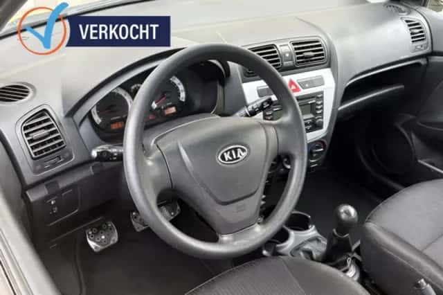 Kia Picanto (2008) thumbnail 9