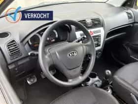 Kia Picanto (2008) thumbnail 9