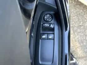 Peugeot 208 (2013) thumbnail 17