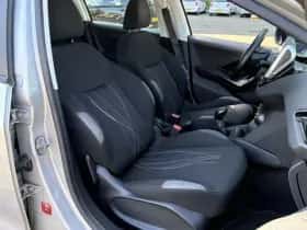 Peugeot 208 (2013) thumbnail 18