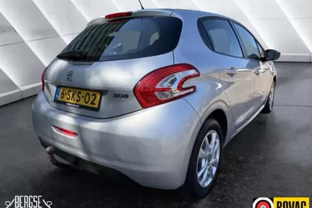 Peugeot 208 (2013) thumbnail 3