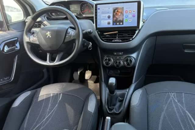 Peugeot 208 (2013) thumbnail 8