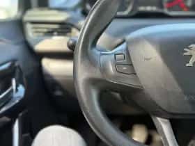Peugeot 208 (2013) thumbnail 9