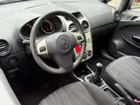 Opel Corsa (2008) thumbnail 2