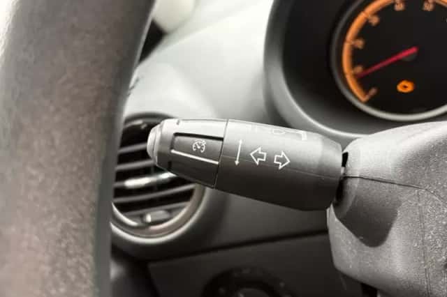 Opel Corsa (2008) thumbnail 11