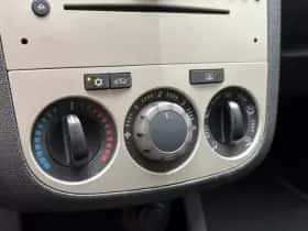 Opel Corsa (2008) thumbnail 14