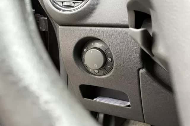 Opel Corsa (2008) thumbnail 15