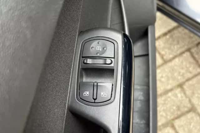 Opel Corsa (2008) thumbnail 16