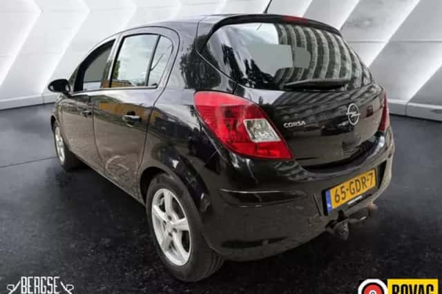 Opel Corsa (2008) thumbnail 7