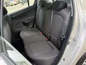 Hyundai i20 (2009) thumbnail 17
