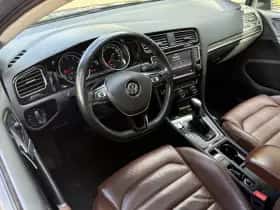 Volkswagen Golf (2013) thumbnail 2