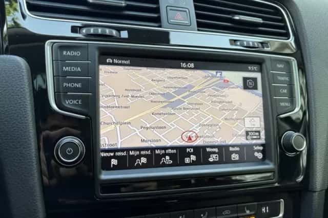 Volkswagen Golf (2013) thumbnail 11