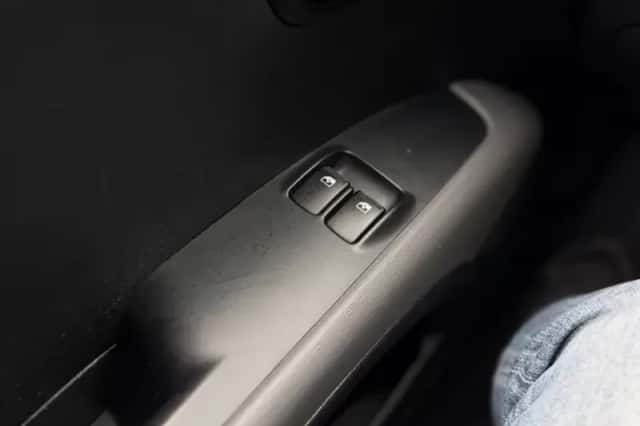 Hyundai i10 (2011) thumbnail 13