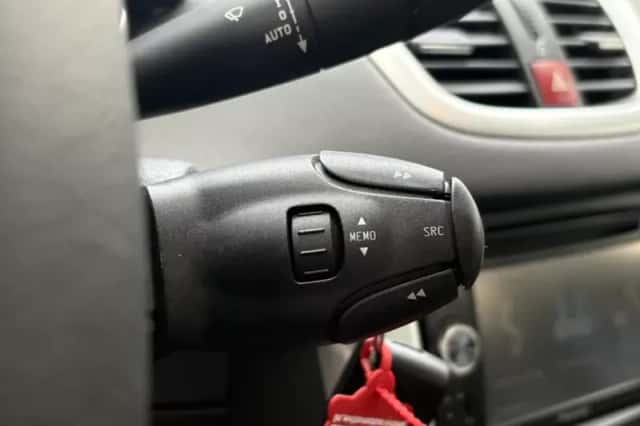 Peugeot 207 (2009) thumbnail 10