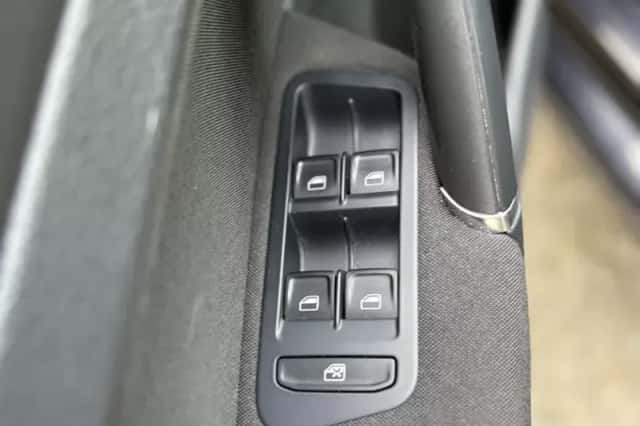 Volkswagen Golf (2013) thumbnail 17
