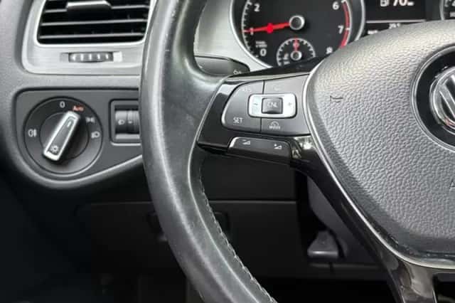 Volkswagen Golf (2013) thumbnail 9