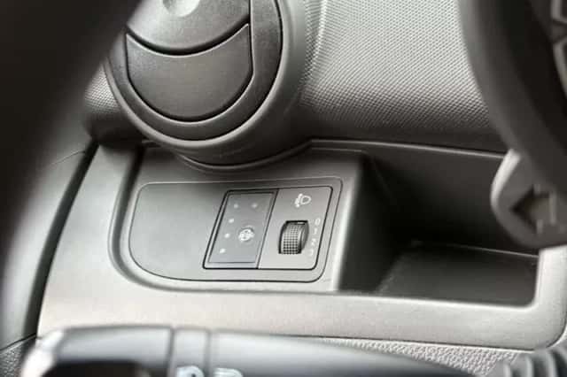 Chevrolet Spark (2011) thumbnail 12
