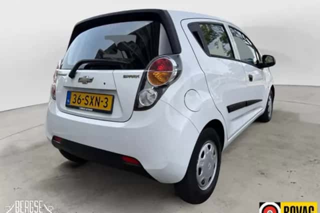 Chevrolet Spark (2011) thumbnail 3