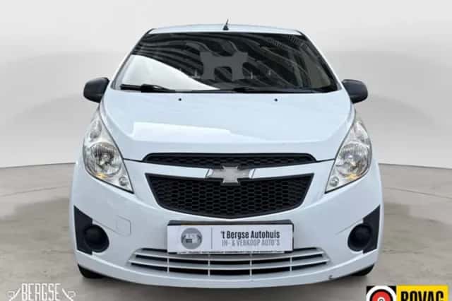 Chevrolet Spark (2011) thumbnail 4