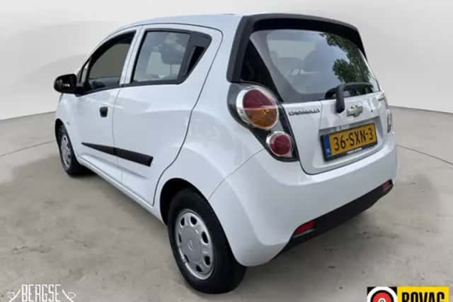 Chevrolet Spark (2011) thumbnail 7