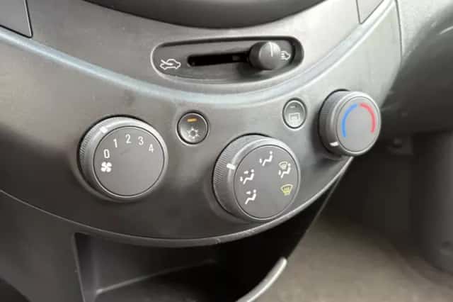 Chevrolet Spark (2011) thumbnail 10