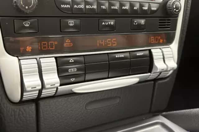 Porsche Cayenne (2008) thumbnail 14