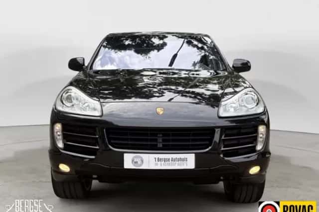 Porsche Cayenne (2008) thumbnail 5