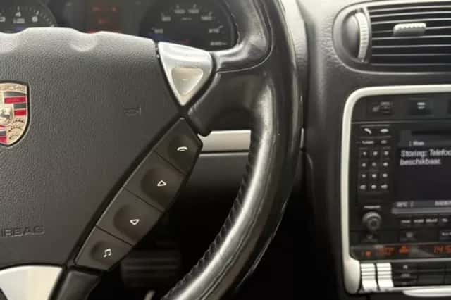 Porsche Cayenne (2008) thumbnail 10