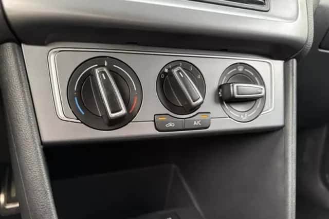 Volkswagen Polo (2016) thumbnail 14