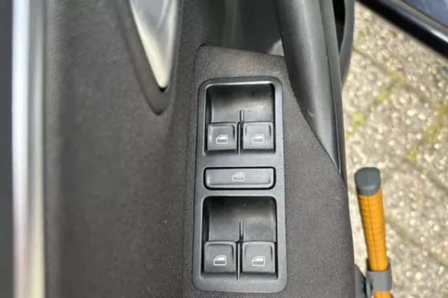 Volkswagen Polo (2016) thumbnail 16