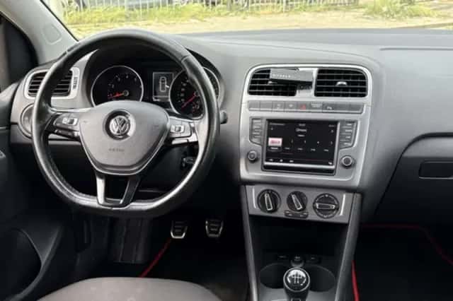 Volkswagen Polo (2016) thumbnail 8