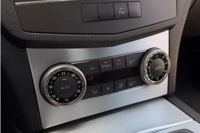 Mercedes-Benz C-Klasse (2009) thumbnail 12